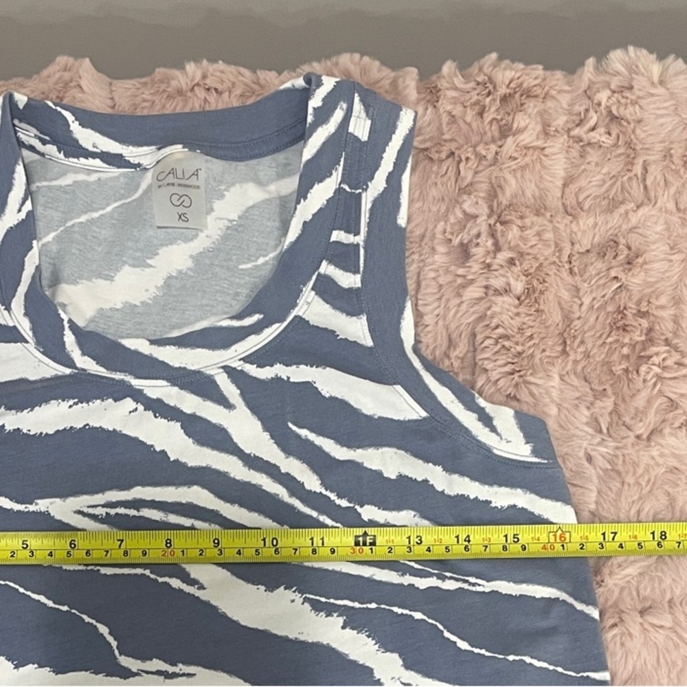 CALIA by Carrie Underwood Blue and White Zebra Tank Top, size XS - Picture 4 of 7
